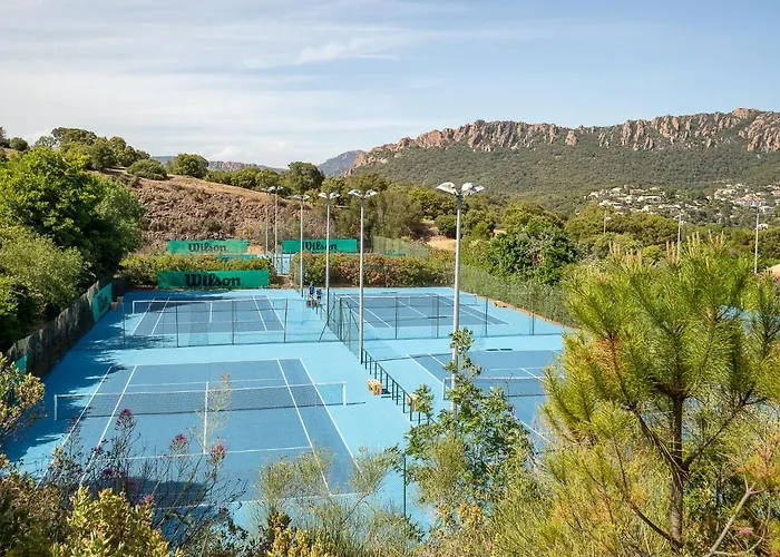 L'esquinade F6 225 By Interhome