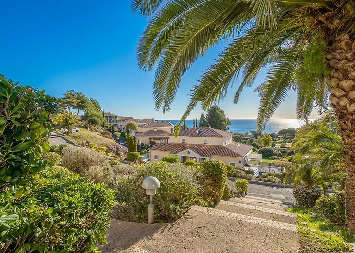 Apartment L'esquinade F6 225 By Interhome