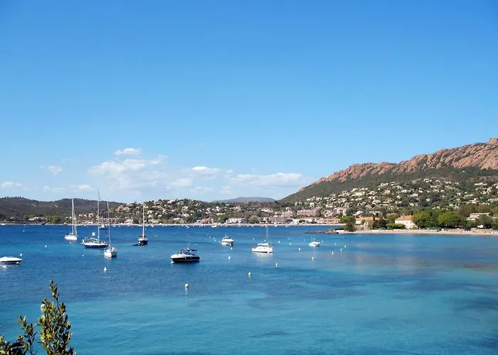 L'esquinade F6 225 By Interhome